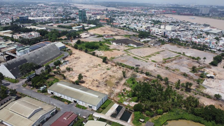 Les entreprises demenagent et remettent des locaux dans la zone industrielle de Bien Hoa 1 province de Dong Nai. Photo : Ha Anh Chien