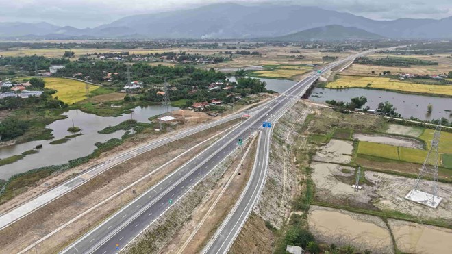 Nhiều dự án cao tốc ở Khánh Hòa đạt tiến độ, chuẩn bị hoàn thành trong tháng 9.2025