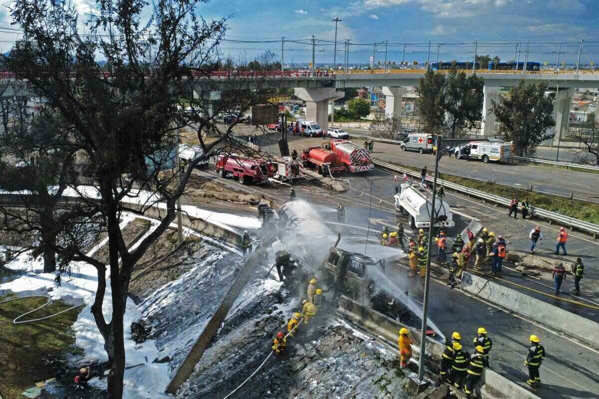 Escena de la explosion de un coche cisterna en Mexico el 10 de septiembre. Foto: AFP