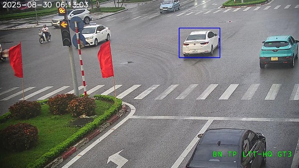 バクニン省で冷たい罰金を科せられた車の所有者。写真:バクニン警察