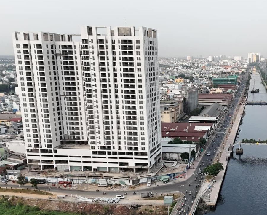 De nombreux projets en suspens pourraient entraîner l'annulation de la cote de DRH Holdings en raison de pertes cumulees prolongees. Photo : Anh Dung