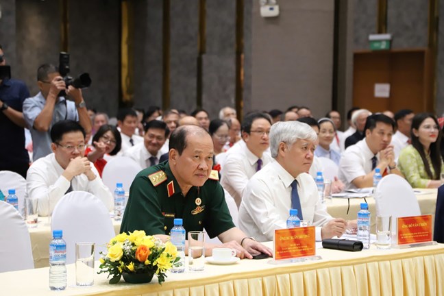 Ong Do Van Chien - Uy vien Bo Chinh tri, Bi thu Trung uong Dang, Bi thu Dang uy MTTQ, cac doan the Trung uong, Chu tich Uy ban Trung uong MTTQ Viet Nam du Dai hoi thi dua toan quoc bieu duong guong nguoi tot, viec tot trong dong bao Cong giao lan thu VI, giai doan 2020-2025. Anh: Minh Hien