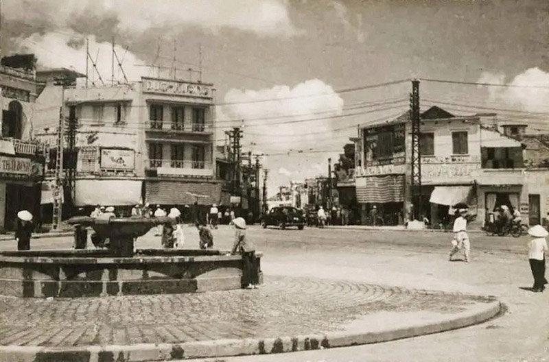 Hinh anh cu ve quang truong Dong Kinh Nghia Thuc. Anh: Tu lieu