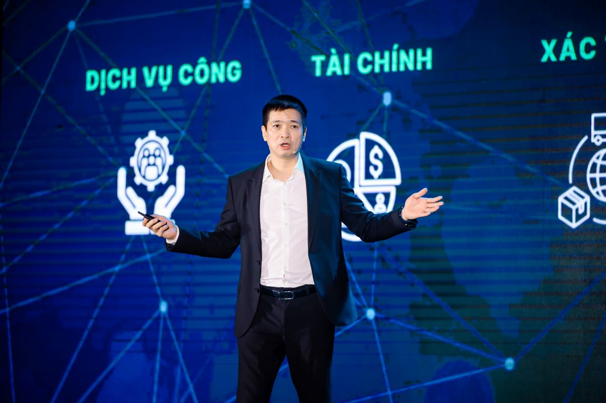 Selon M. Phan Duc Trung la resolution n° 05/2025/NQ-CP sur le marche pilote des actifs cryptographiques est attendue depuis longtemps par le marche et les investisseurs en actifs cryptographiques au Vietnam. Photo : VBA