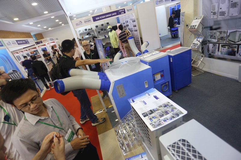 Les entreprises presentes a l'exposition industrielle du Vietnam. Photo : Ngoc Linh