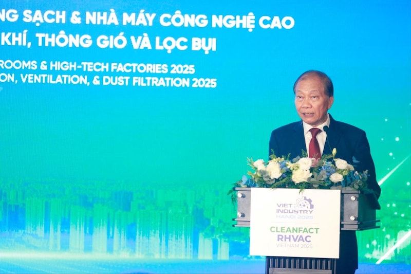 Ong Hoang Quang Phong, Pho Chu tich Lien doan Thuong mai va Cong nghiep Viet Nam (VCCI) phat bieu tai le khai mac. Anh: Ngoc Linh