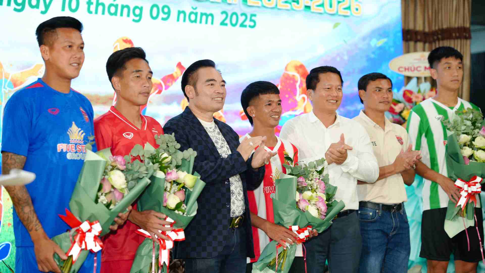 Cau lac bo Long An quyet tam tro lai manh me sau khi da vuot qua kho khan. Anh: CLB Long An