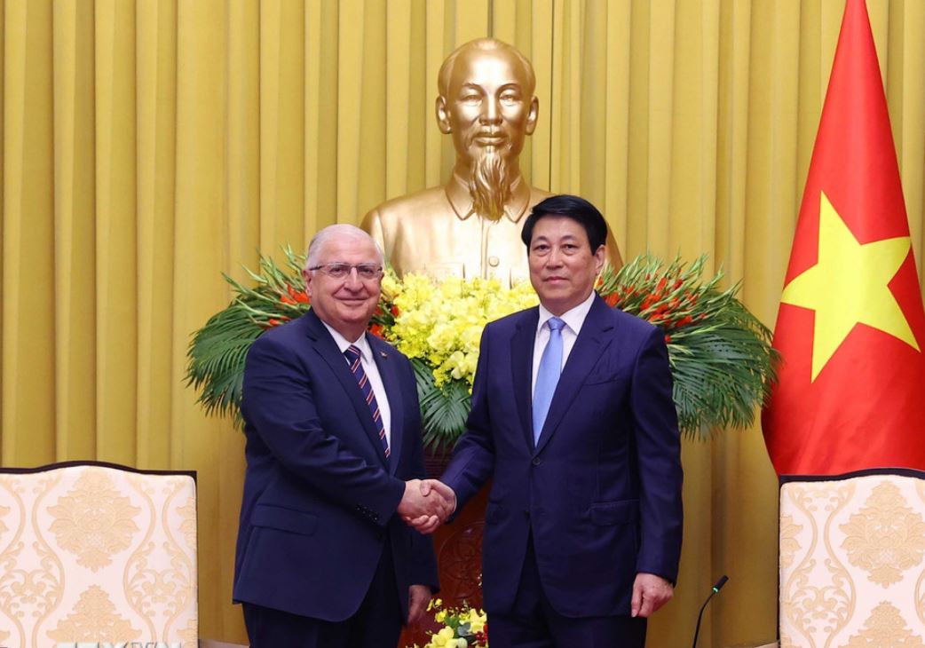 政治局のメンバーであるルオン・クオン大統領は、トルコ国防相のヤサール・ゴラーを受けました。写真：VNA