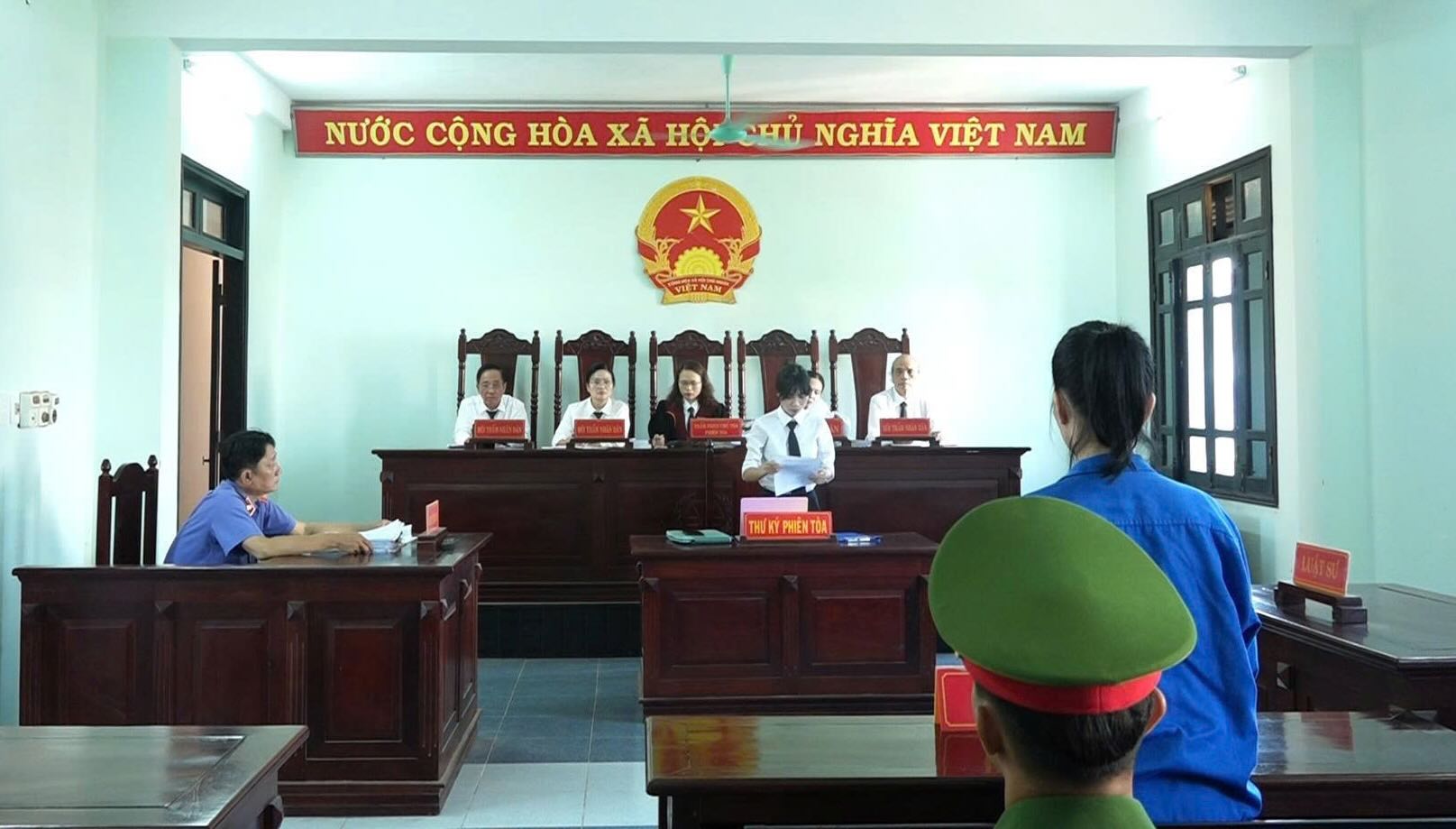 Fraudulently borrowing money and then appropriating more than 10 billion VND, a woman in Hue went to prison. Photo: Ngoc Minh