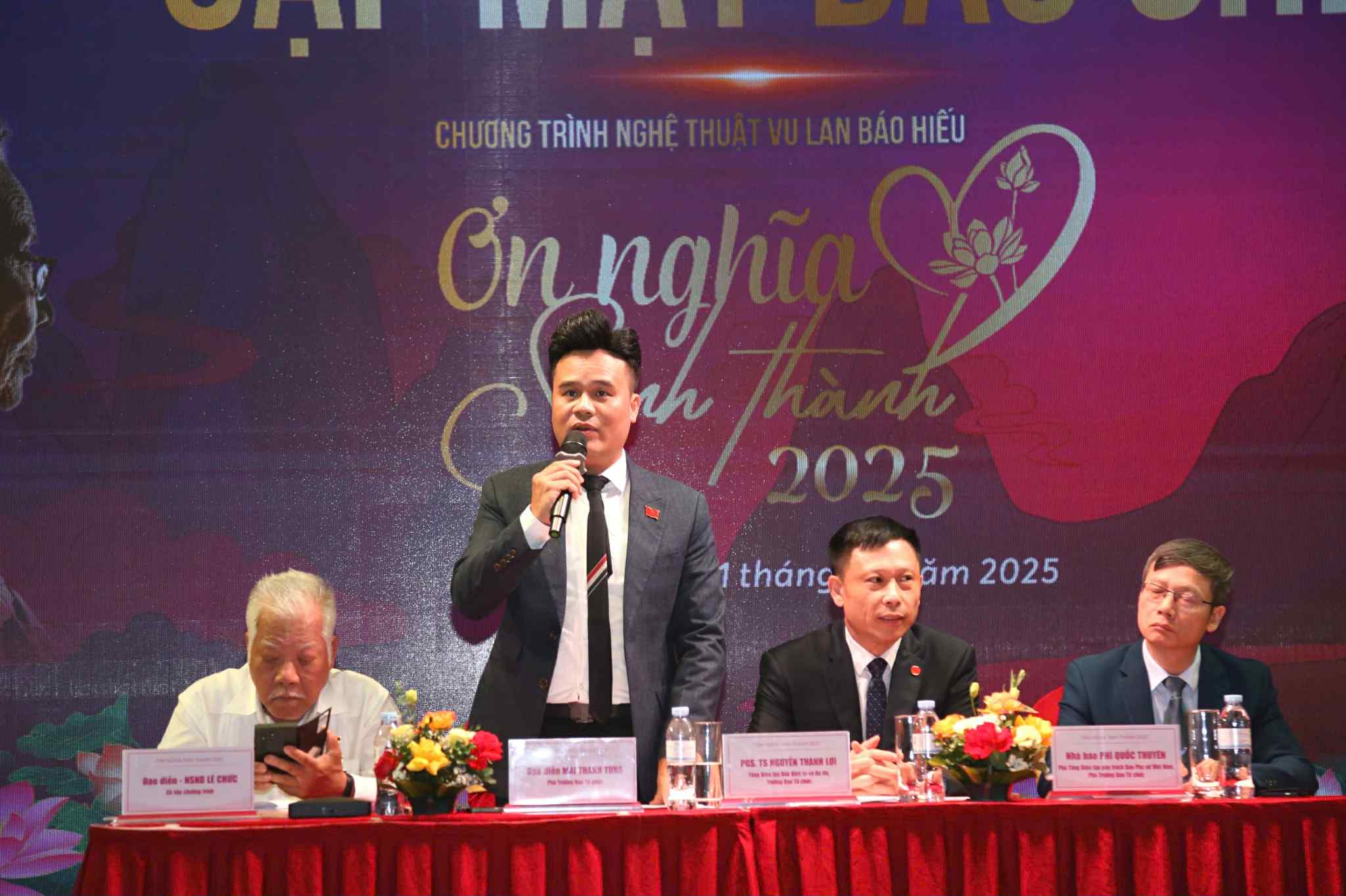 Tong dao dien chuong trinh Mai Thanh Tung phat bieu tai cuoc gap mat. Anh: Nhan vat cung cap