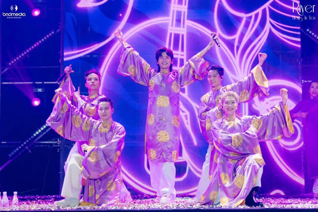 Dan “anh tai” co nhieu dem dien dang nho cung khan gia moi mien dat nuoc. Anh: RFIY