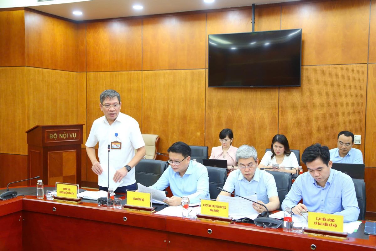 Do Chi Dung - 情報技術センター(内務省)所長が会議で語った。写真:内務省