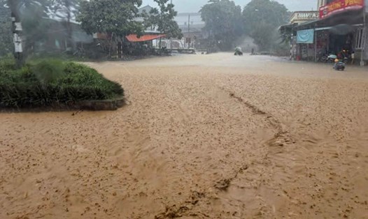 Dự báo mưa kèm cảnh báo nguy cơ xảy ra lũ quét, sạt lở đất, sụt lún đất trên sườn dốc, suối nhỏ tại các tỉnh Lai Châu, Lào Cai, Tuyên Quang, Quảng Ninh, Phú Thọ, Lâm Đồng. Ảnh: Người dân cung cấp