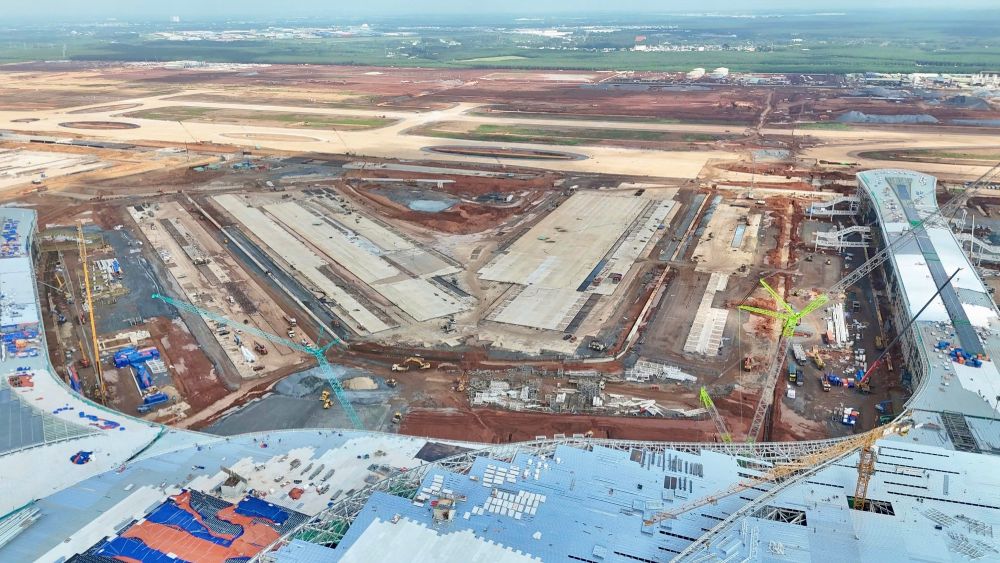 ロンタイン空港は、年末までに目標を達成するために加速的に展開されています。写真:VGP