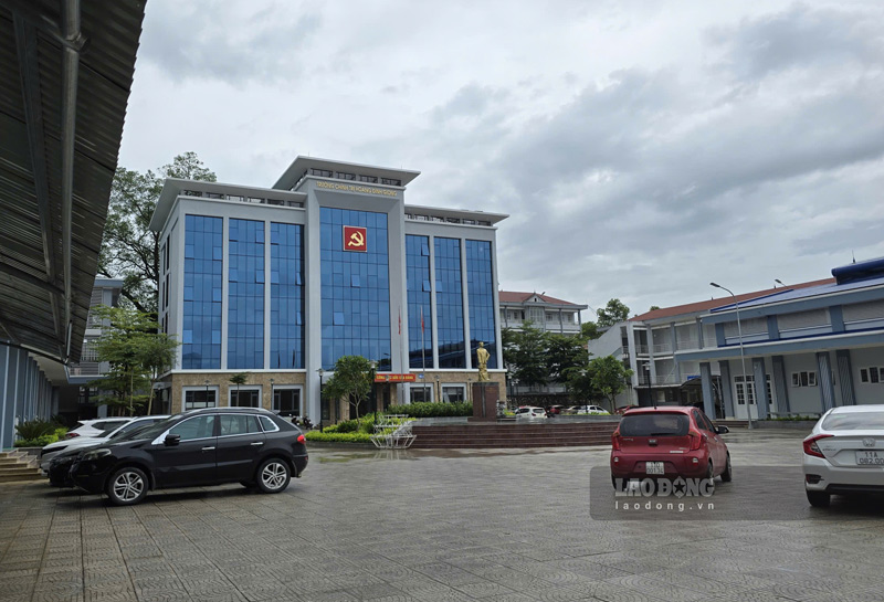 Nha hieu bo Truong Chinh tri Hoang Dinh Giong vua duoc xay moi. Anh: Tan Van