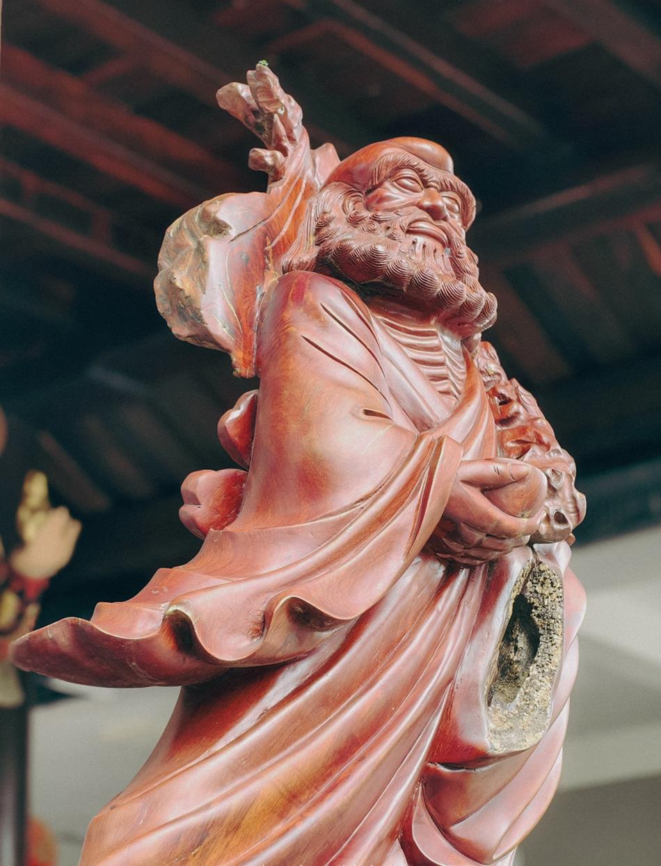 Nam du khach khang dinh day la dia diem khong the bo qua khi den Dak Lak: “Day la dia diem khong the bo qua doi voi nguoi yeu thien nhien, Phat phap noi chung hay nhung nhiep anh gia noi rieng. Buoc vao chua, minh vua cam thay an yen, vua duoc khoi goi niem cam hung bat tan boi bat cu goc nao cung co the la tuyet tac khi len anh”.