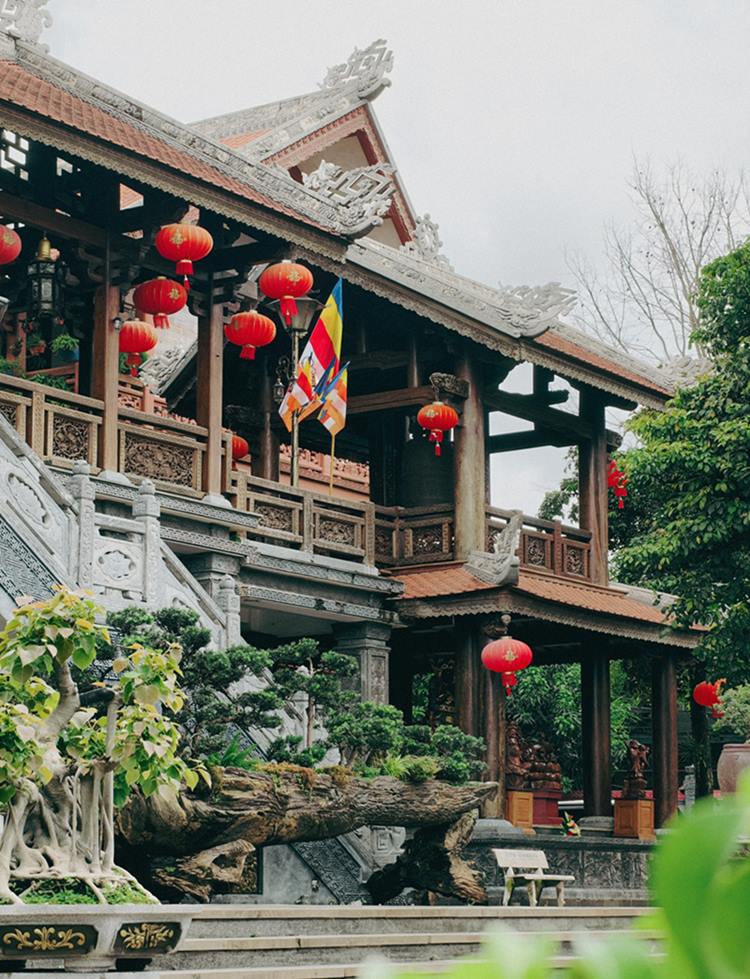 Nam tai Dak Lak, chua Sac Tu Khai Doan la mot trong nhung ngoi chua cuoi cung o Viet Nam duoc phong “Sac Tu”. Day la tuoc hieu cao quy ma vua chua thoi phong kien ban cho cac ngoi chua, the hien su cong nhan ve quy mo, gia tri kien truc va tam quan trong ve van hoa, tin nguong. Anh: NVCC
