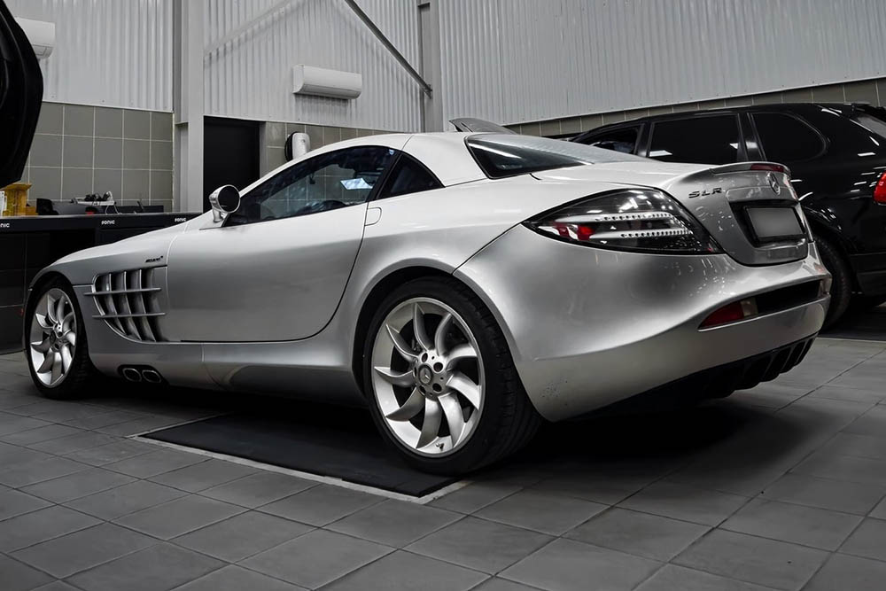 メルセデス・ベンツSLR マクラーレンは、2008年にベトナムに登場したときに大きな注目を集めました。写真:ド・ベト・ブック