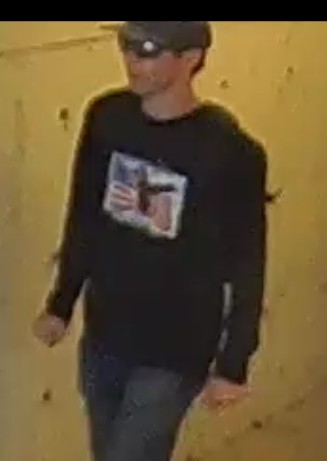 Anh “nghi pham can xac minh”. Anh: FBI