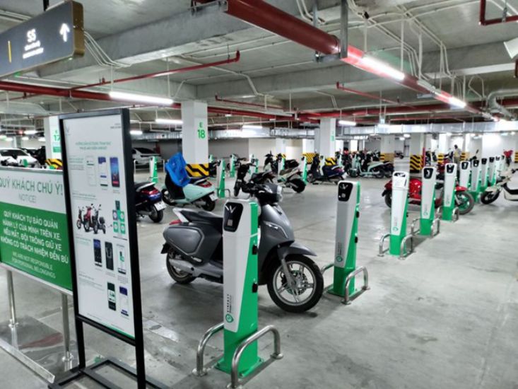 電動バイク充電エリア。写真:Vinfast