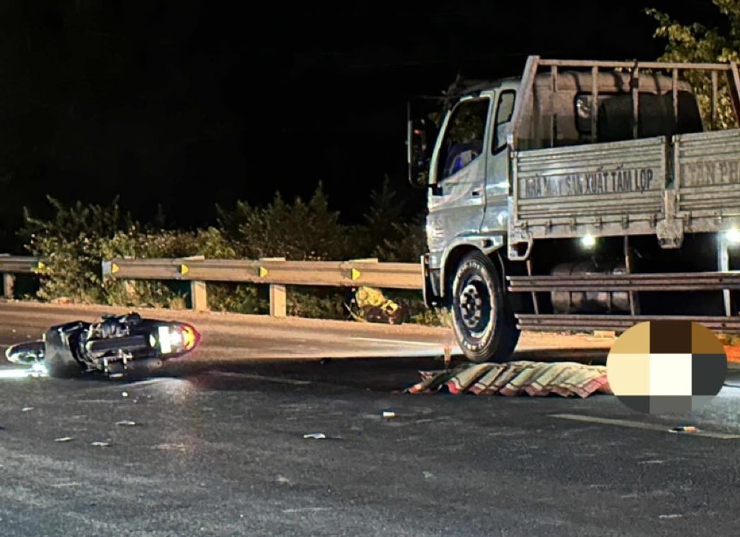 Un jeune homme decede apres avoir percute un camion. Photo : Hai Ly