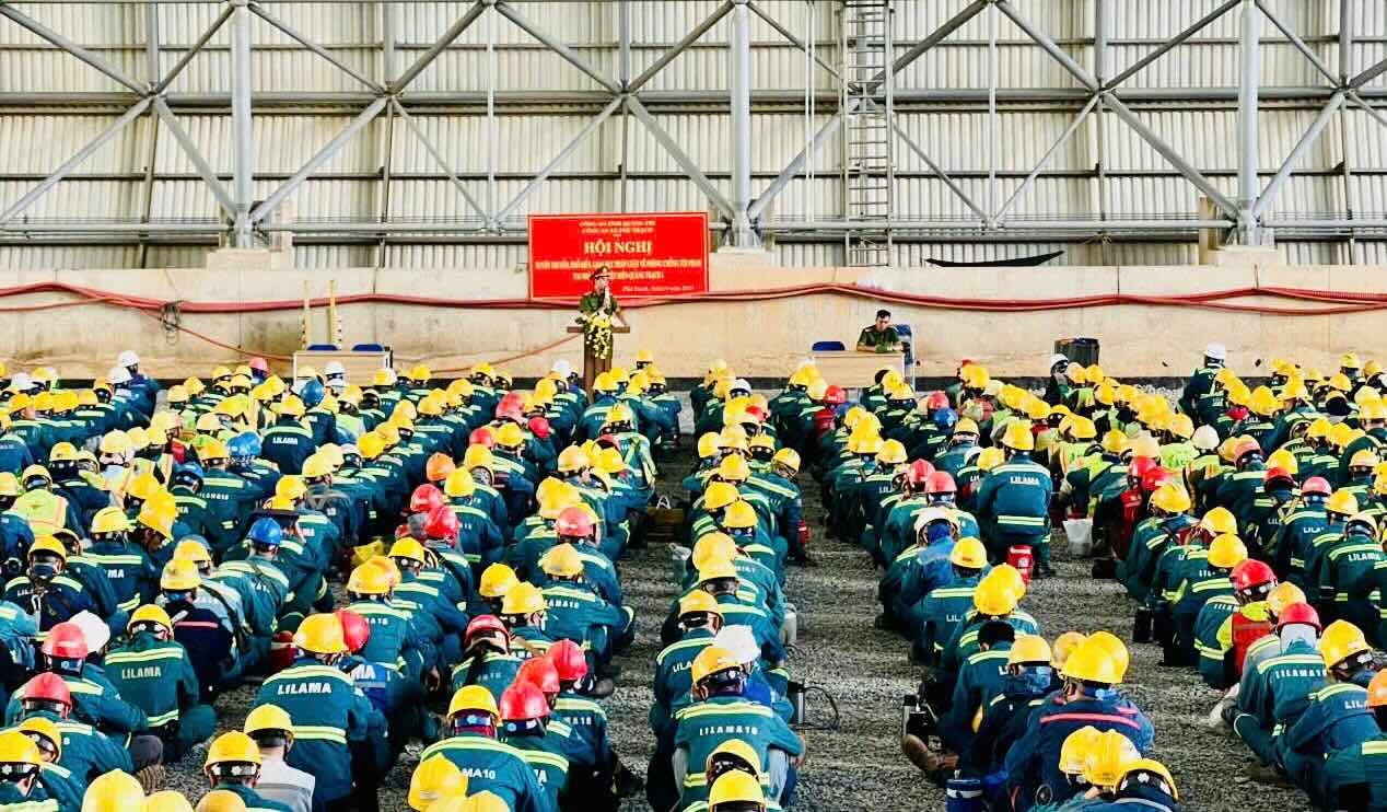 꽝짝 1 화력 발전소 노동자 3 000명의 법률 지식 향상 사진: 꽝찌 공안