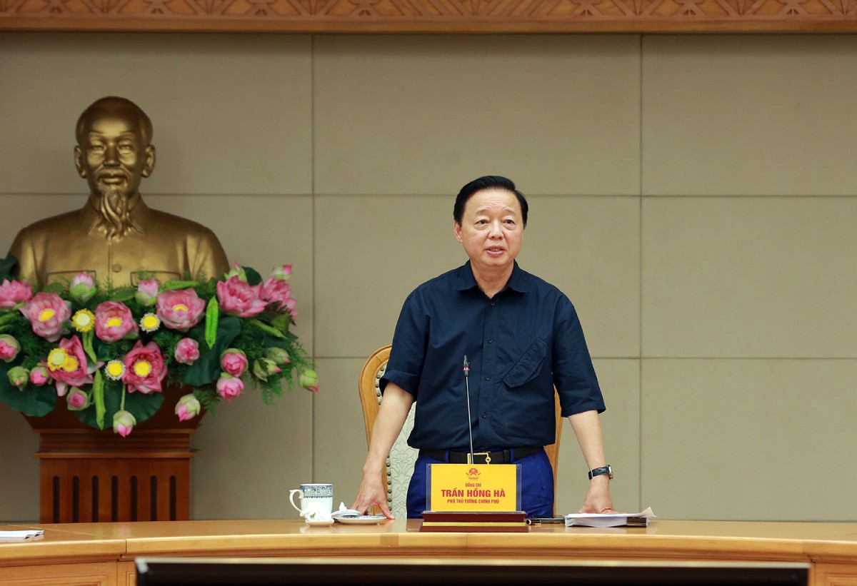 Le vice-Premier ministre Tran Hong Ha a souligne que l'autorisation de construire est le dernier outil de gestion garantissant que les ouvrages repondent a la planification et a la conception. Photo : Minh Khoi