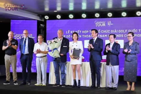 Ong Le Van Kiem – Chu tich Tap doan KN Holdings (thu 2 tu phai sang), tai buoi Hop bao cong bo Giai golf quoc te Vietnam Legends Championship 2025 vao thang 5.2025. Nguon anh: GH