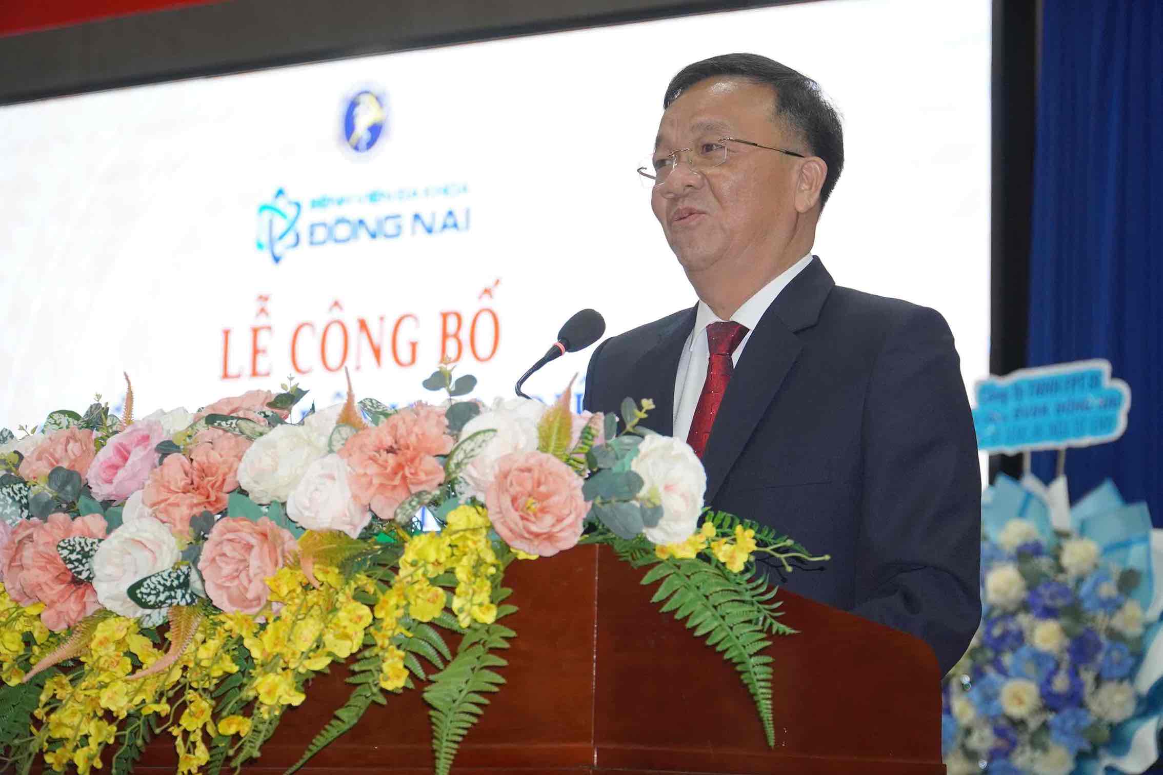 BS CKII Ngo Duc Tuan - Giam doc Benh vien Da khoa Dong Nai phat bieu tai le cong bo benh an dien tu. Anh: HAC