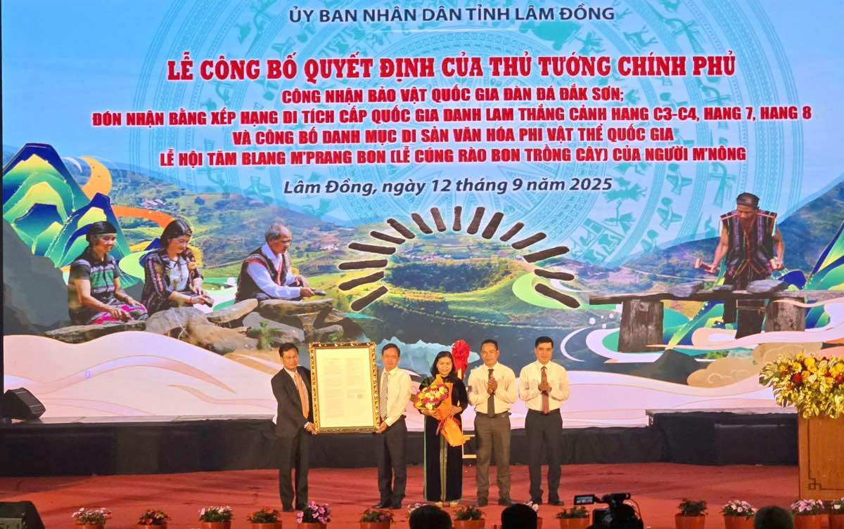 Lam Dong don nhan Quyet dinh cua Thu tuong Chinh phu cong nhan Bao vat quoc gia Dan da Dak Son. Anh: Pham Duy