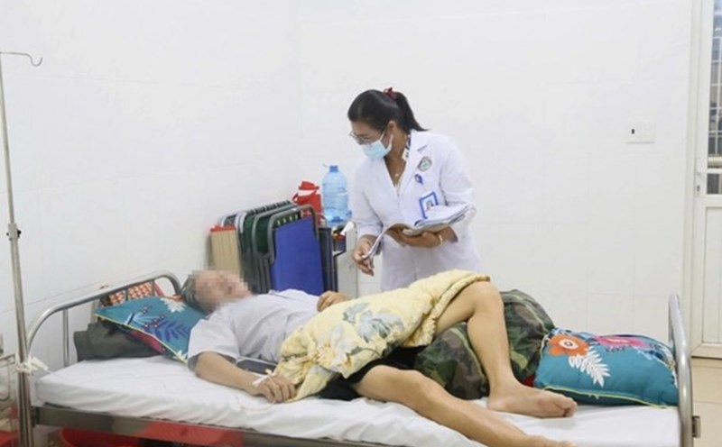 A case of Whitmore disease in Dak Lak was treated at a hospital. Photo: Bao Trung