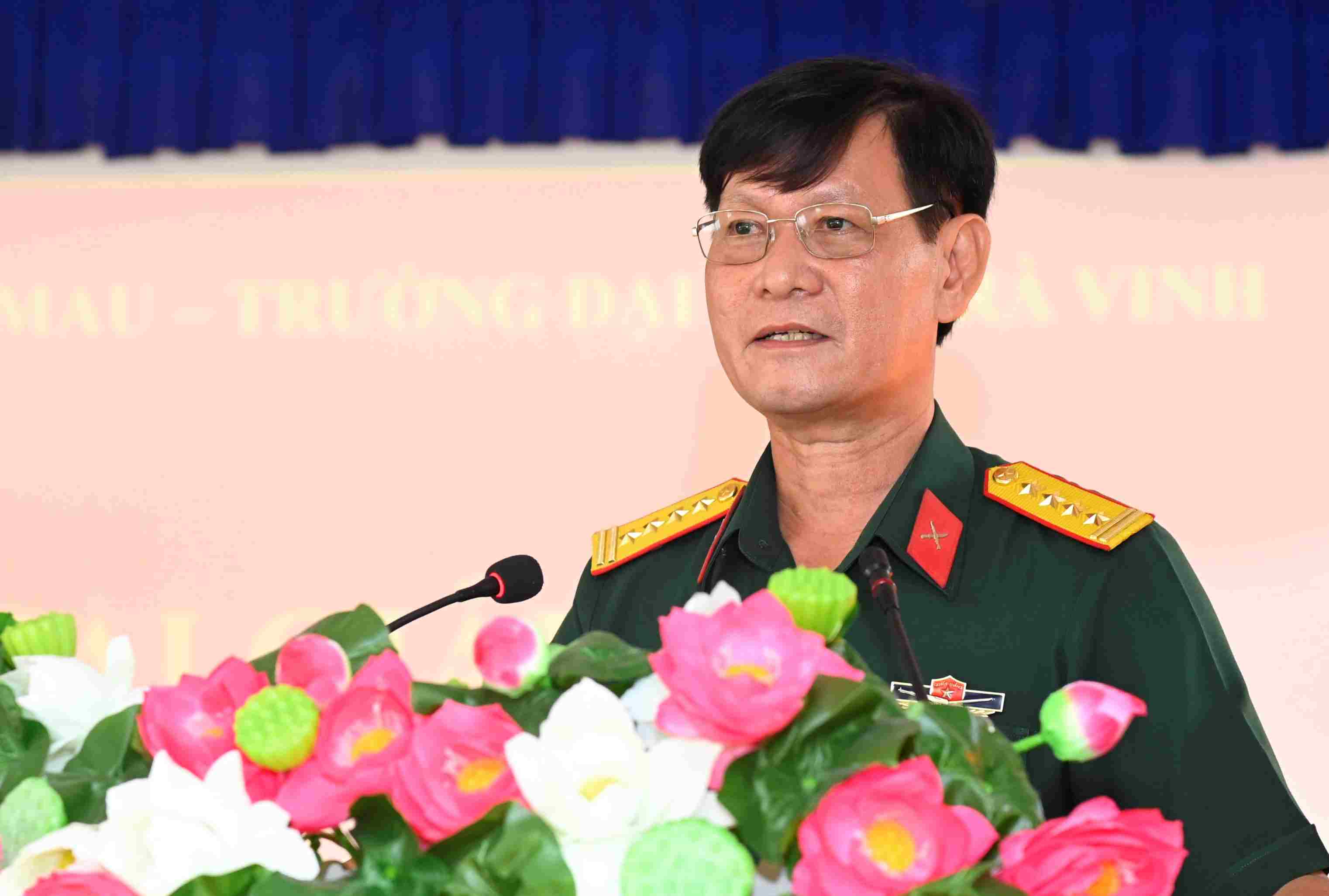 Colonel Le Quang Luat, Deputy Political Commissar of the Ca Mau Provincial Military Command, spoke at the opening ceremony. Photo: Van Dong