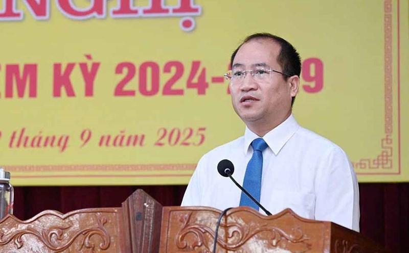 Mr. Nguyen The Hoan - Chairman of the Ha Tinh Provincial Federation of Labor will additionally hold the position of Vice Chairman of the Ha Tinh Provincial Fatherland Front. Photo: Ha Tinh Front.