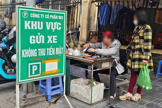Trông xe thu phí gấp đôi, Chủ tịch Hà Nội yêu cầu phường Cửa Nam, Hoàn Kiếm giải trình gấp