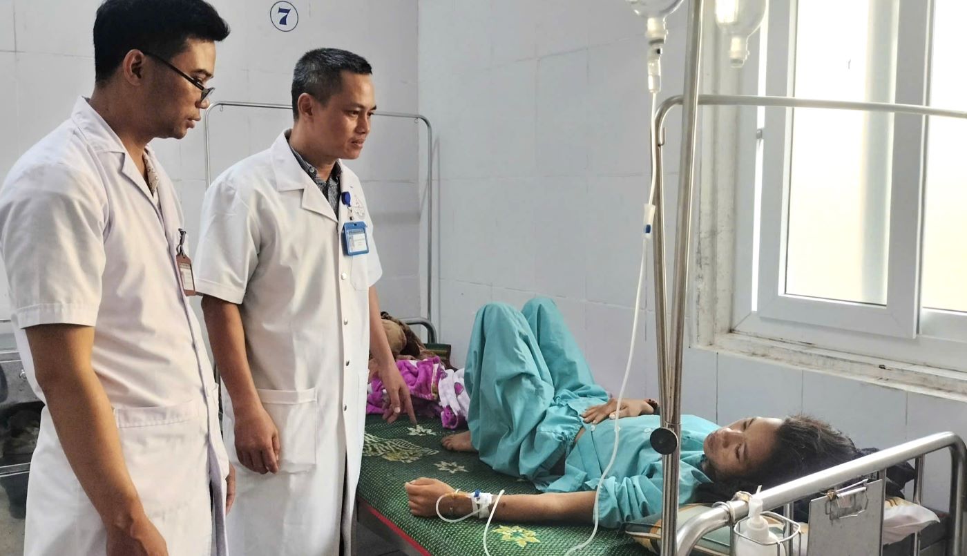 After the hospital activated a red alert for emergency surgery, patient Thap's health has stabilized. Photo: Huong Hoa General Hospital