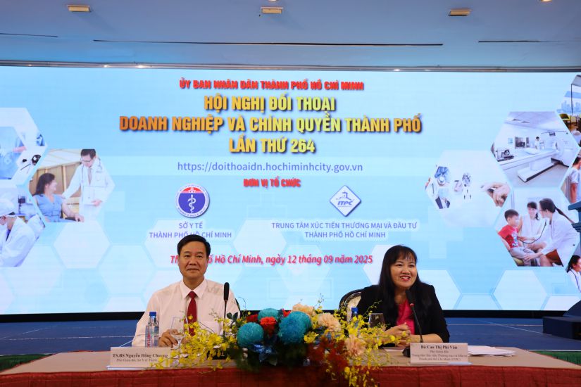 The Ho Chi Minh City Department of Health directly dialogues with medical enterprises in the area. Photo: Nguyen Ly