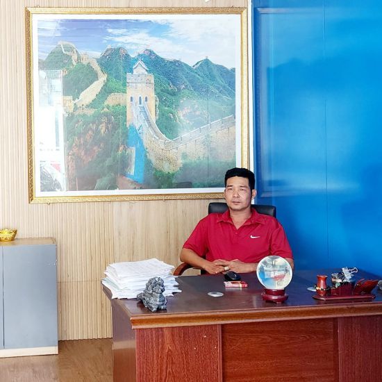 Ong Pham Thanh Dong (phuong Bac Lieu, tinh Ca Mau) la mot trong nhung nguoi dau tien gui sang kien chong ngap. Anh NVCC