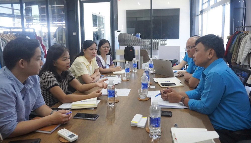 기업의 노동 관계에서 사회 보험 정책 시행 상황을 파악합니다. 사진: 레 느