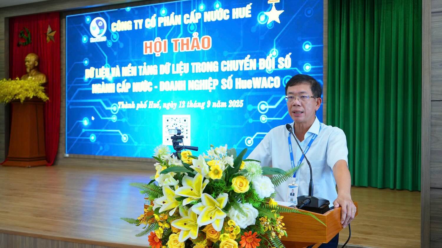 Mr. Le Quang Minh - Party Secretary, Chairman of the Board of Directors of HueWACO - delivered the opening speech at the workshop on data and data platform in digital transformation of the water supply industry. Photo: Ha My