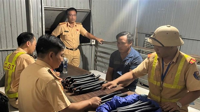 Kiểm tra nồng độ cồn, phát hiện đối tượng trộm cắp ở khu công nghiệp tại Ninh Bình