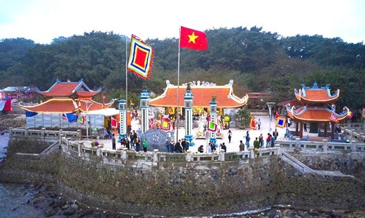 Đền thờ Nam Hải Thần Vương nằm trong quần thể danh lam thắng cảnh quốc gia đảo Hòn Dấu, Hải Phòng. Ảnh: Đoàn Liêm