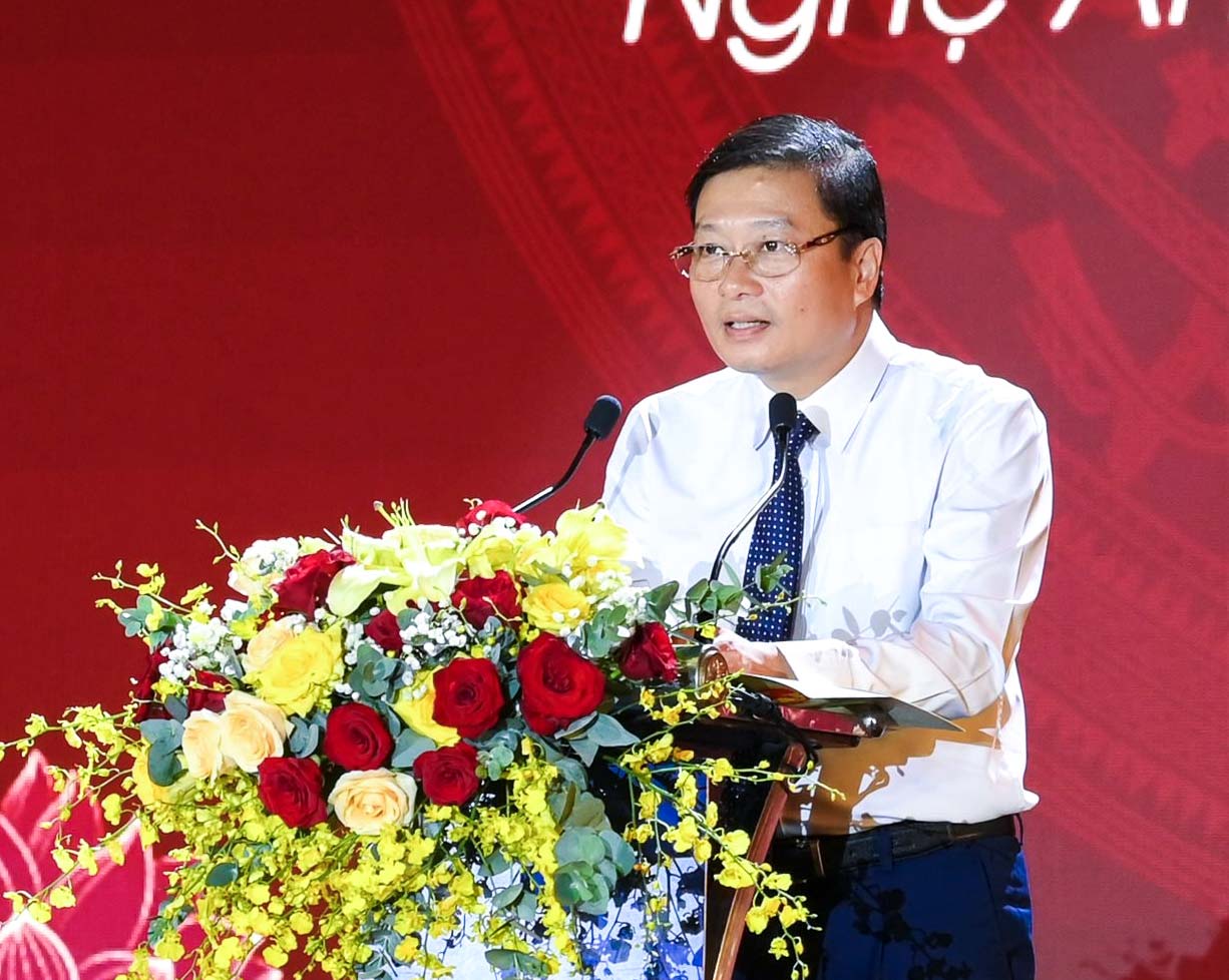 Chu tich UBND tinh Nghe An Le Hong Vinh phat bieu tai buoi le. Anh: Duy Chuong