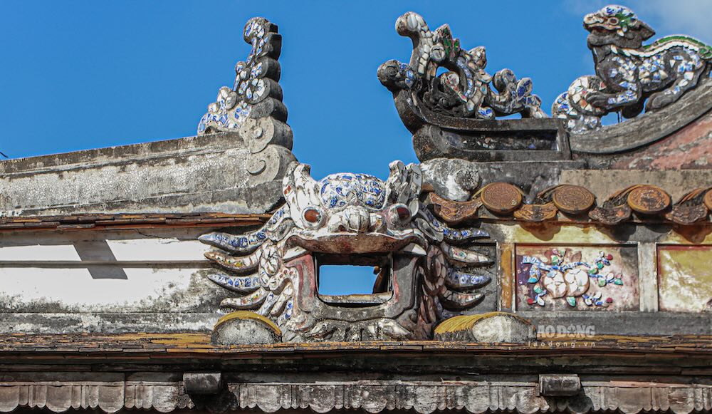 Mot so hoa tiet, trang tri doc dao tai Di Luan duong. 