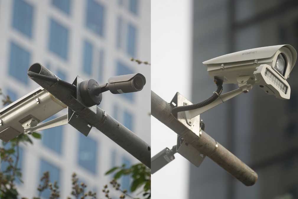 人々は、寒い罰則を避けるために、トラフィックの遵守に注意を払います。写真：Huu Chanh