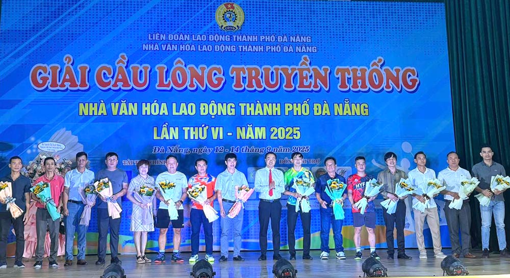 La Maison de la culture du travail de la ville de Da Nang organise le tournoi traditionnel de badminton de la Maison de la culture du travail VIe edition en 2025. Photo : Phan Ha