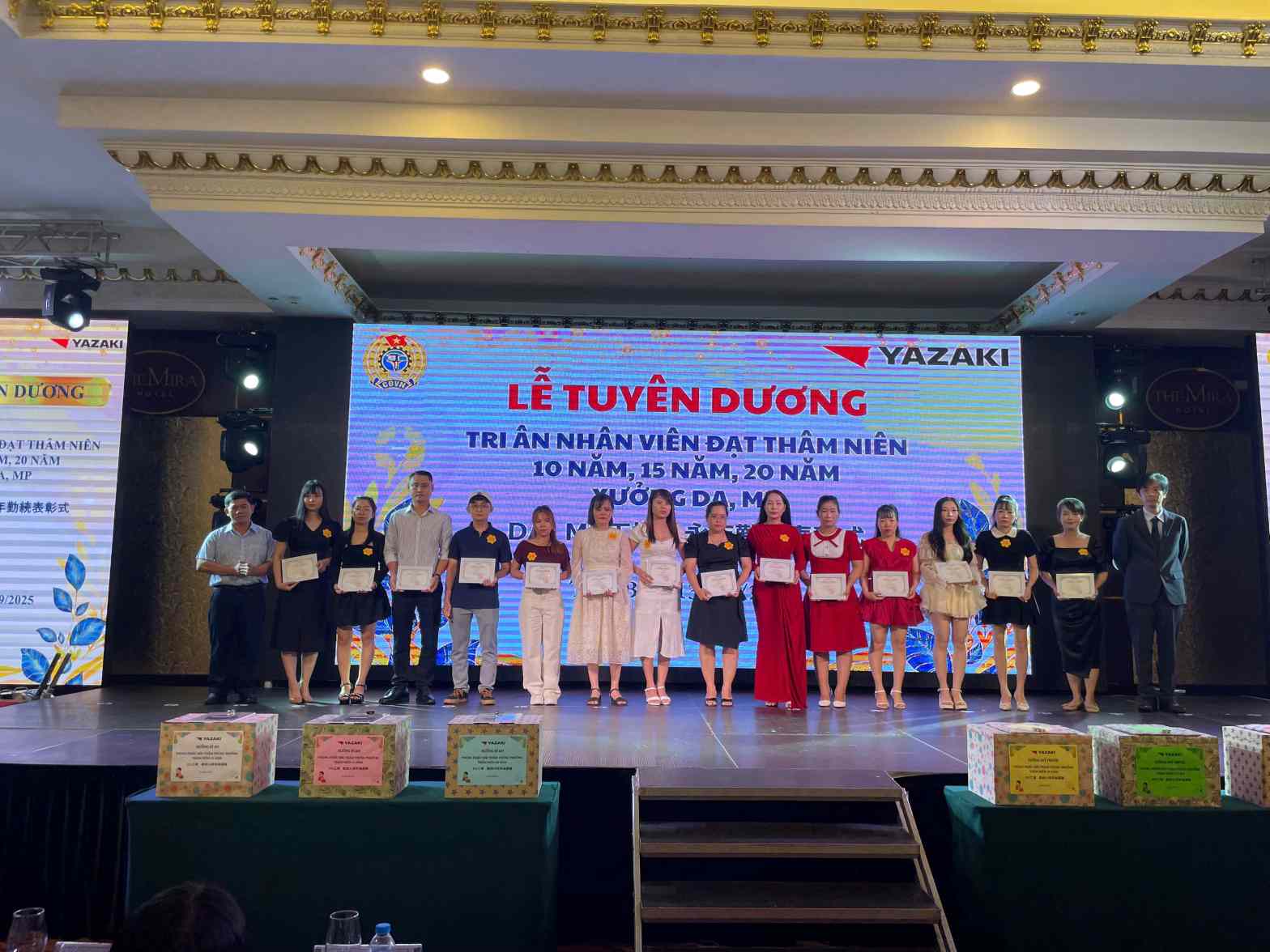Co tat ca 183 nguoi lao dong duoc tri an trong dot nay. Anh: Dinh Trong