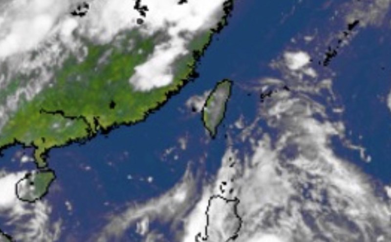 It is forecasted that 3 consecutive low pressure areas around the East Sea, including 2 low pressure areas, will enter the East Sea and are likely to strengthen into storms next week. Photo: Hong Kong Meteorological Station (China)