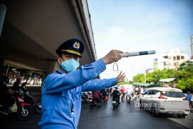 ハノイは、nguyen huu tho -bac linhダムの交差点を再編成しました。写真：Dinh Long