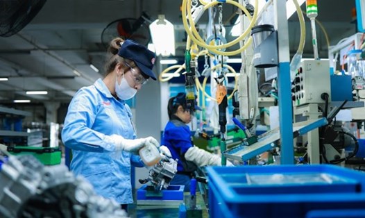 Người thu nhập 25 triệu đồng/tháng, nếu có một người phụ thuộc  sẽ đóng thuế 33.750 đồng/tháng theo đề xuất mới. Ảnh: Hải Nguyễn