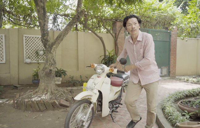 Nghe si Trung Anh trong vai ong Son cua “Ve nha di con“. Anh: VFC